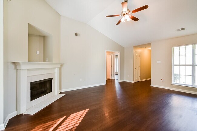 Foto del edificio - 5620 Kaitlyn Dr W