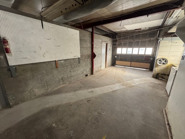 Building Photo - 3 Bedroom 2 Bath in Natrona Heights, PA!