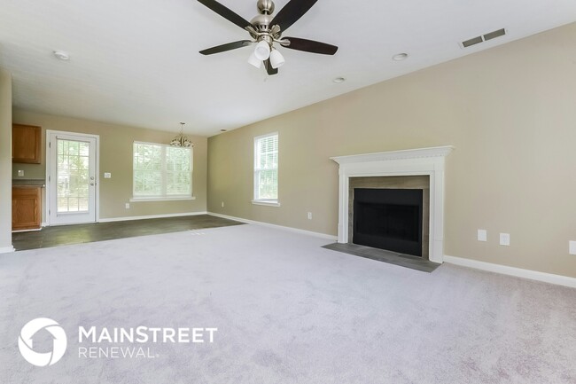 Building Photo - 405 Hawthorne Cir