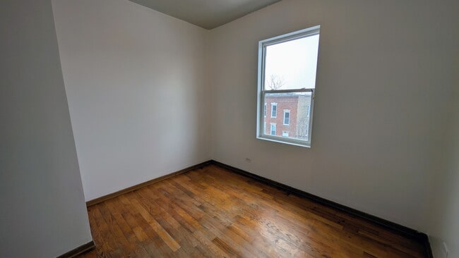 Building Photo - 1259 S Kolin Ave