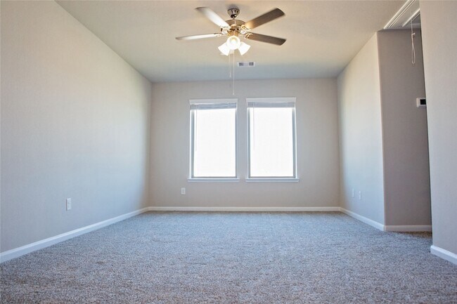 Foto del edificio - 5615 Cedar Cres Ct