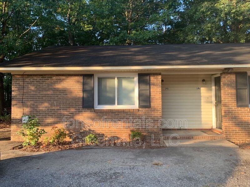 14 Melissa Ct, Spartanburg, SC 29303 Condo for Rent in Spartanburg