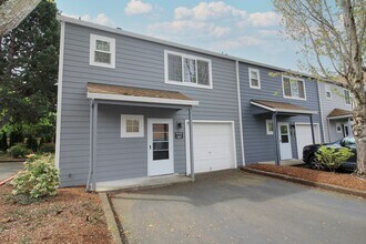 Building Photo - 7117 SW Sagert St