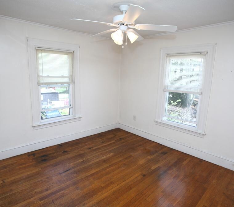 119 East Interior - 119-123 East St