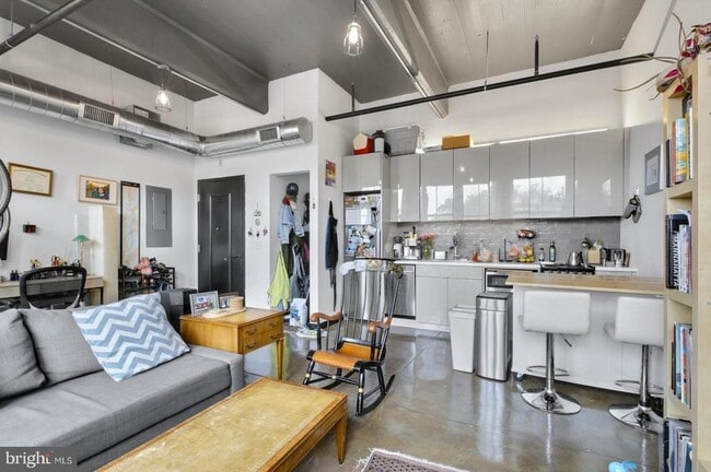 Building Photo - 1701 Tulip St