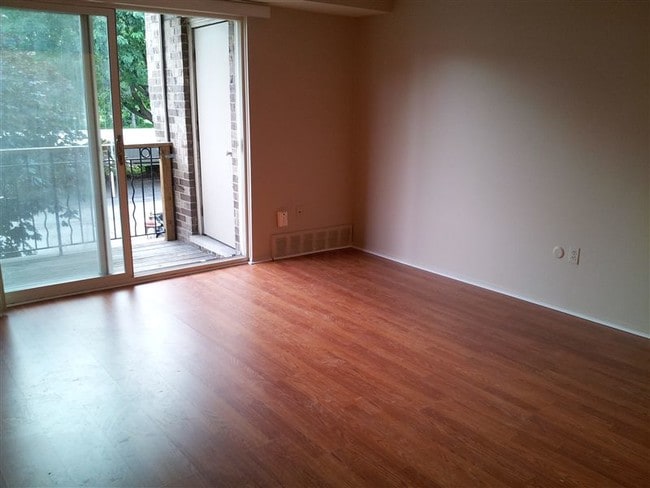 Building Photo - 38280 Fairway Ct
