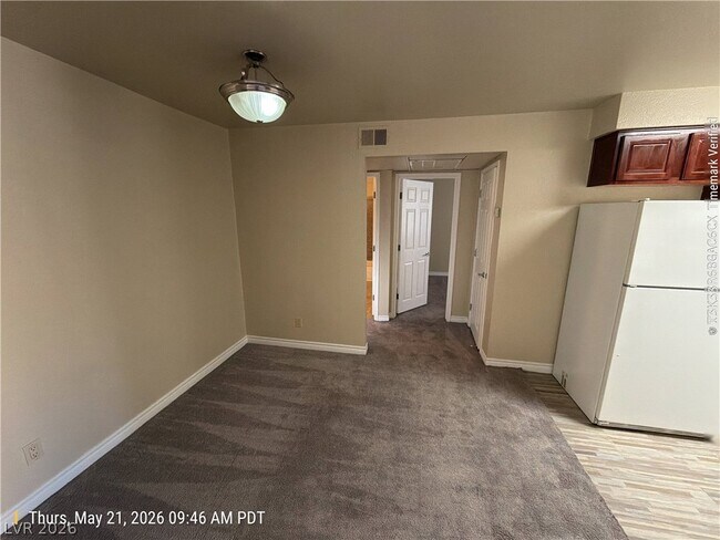 Foto del edificio - 4450 Sandy River Dr