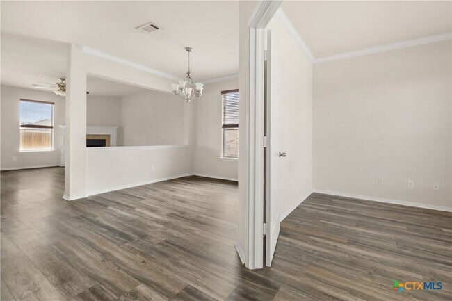 Foto del edificio - 6202 Bridgewood Dr