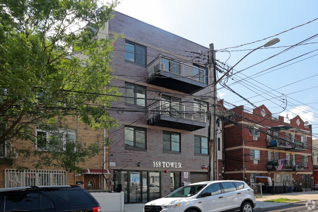 Building Photo - 5026 101st St
