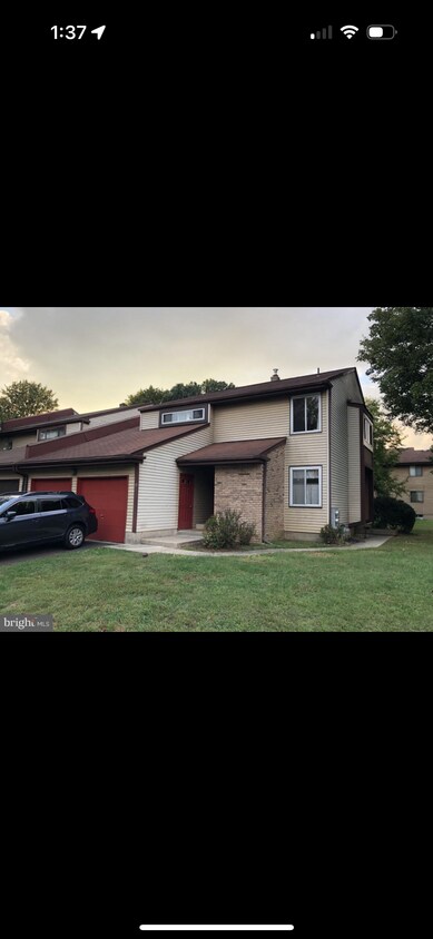 Primary Photo - 39 Sandybrook Dr