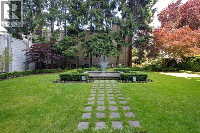 Building Photo - 1850 Comox St