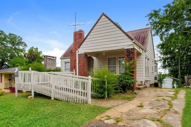 Building Photo - 1535 45th St Ensley