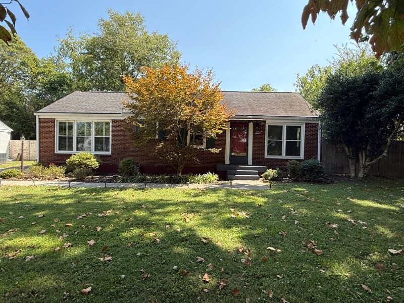 Foto principal - 2207 Pinewood Rd