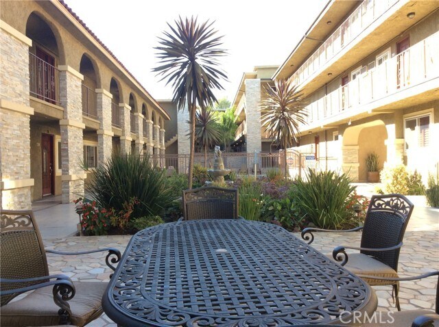 Primary Photo - 3220 Altura Ave