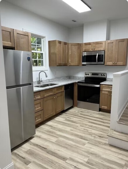 Foto del edificio - 115 Wild Primrose Ln