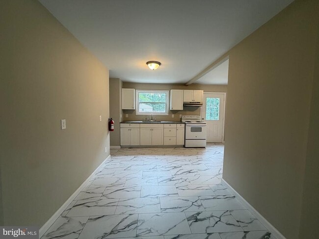 Building Photo - 1133 Louis Dr