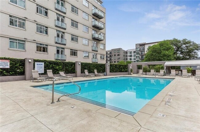 Building Photo - 805 Peachtree St NE