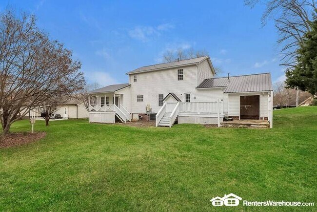 Foto del edificio - Large 4 bedroom, 3 bath, 2,163 sqft home