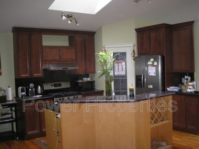 Building Photo - 138 Discovery Ridge Blvd SW