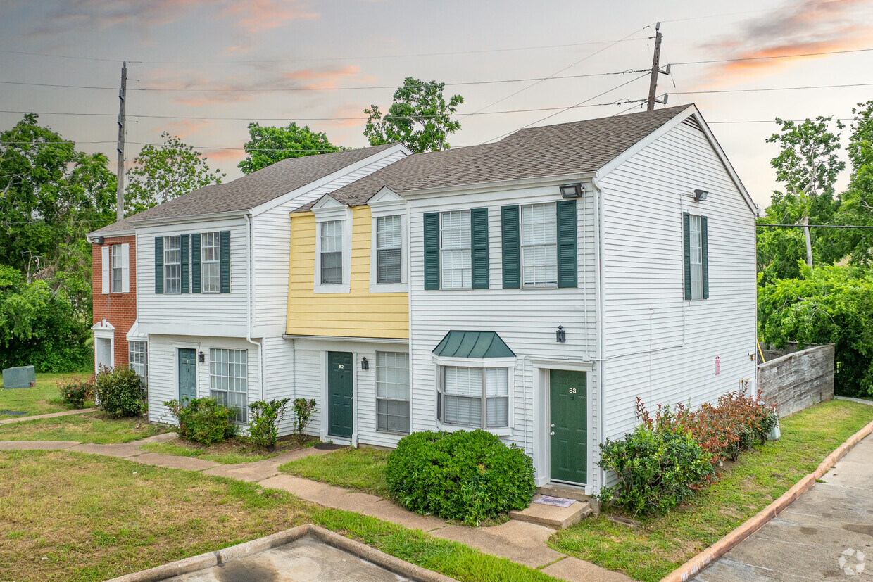 Building Photo - 12910 Ashford Point Dr