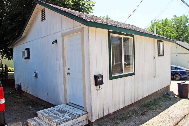 Building Photo - Nice cottage in Tuolumne