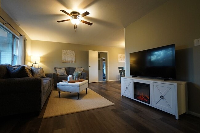 Photo - 4 Bedroom 2 Bathroom FULLY FURNISHED Home with Fenced in Backyard and 2 Car Garage-  UTILITIES IN...