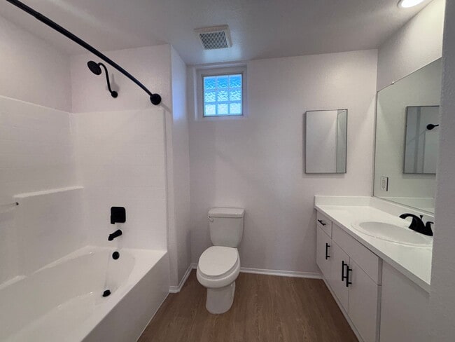 Interior Photo - 2820 Sawtelle Blvd