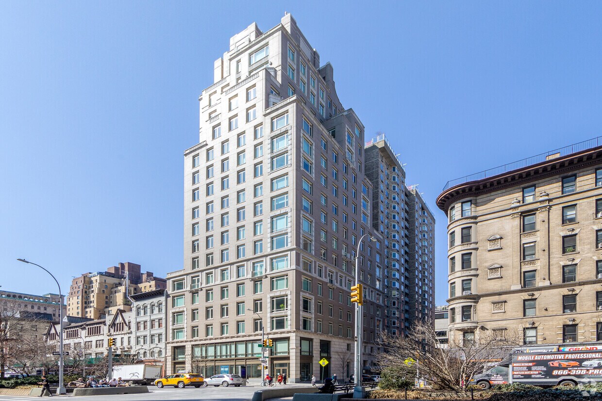 Foto principal - 2255 Broadway