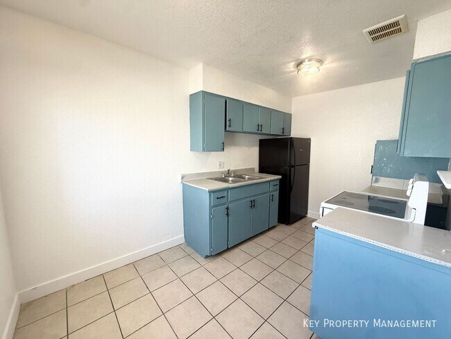 Foto del edificio - 2030 Sunrise Ave