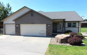 Building Photo - 4108 S Waverly Pl