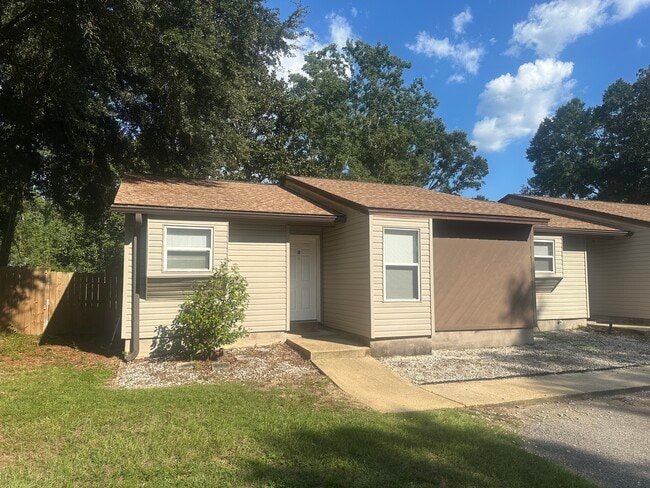 Building Photo - 11620 Chemstrand Rd