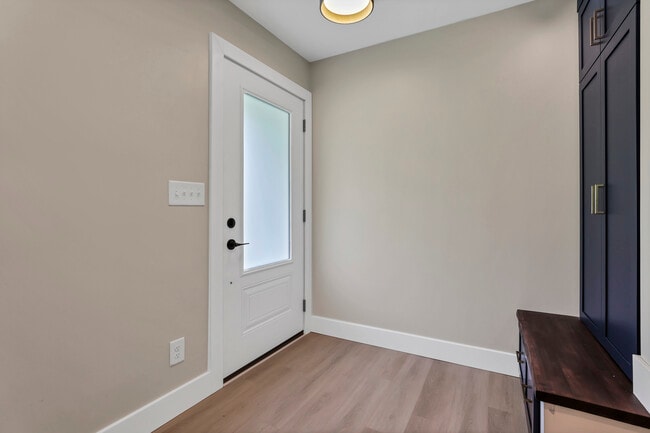 Foto del edificio - 2095 McCoy Rd