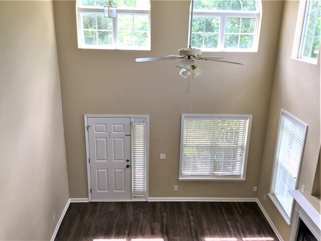 Building Photo - 408 Sunland Drive