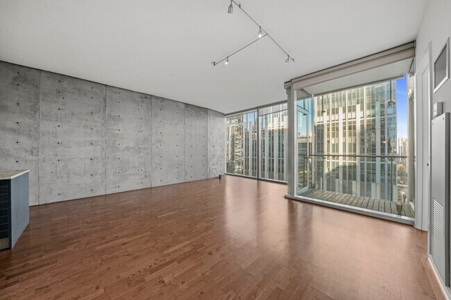 Building Photo - 600 N Fairbanks Ct