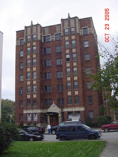 Building Photo - 807 W 48th St