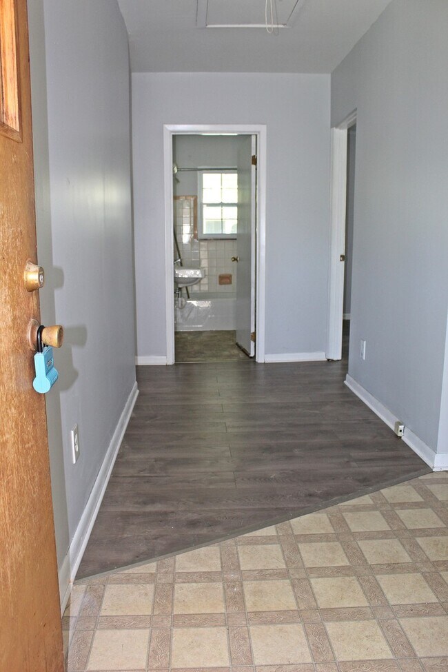 Building Photo - Alcoa City Rental Available Now