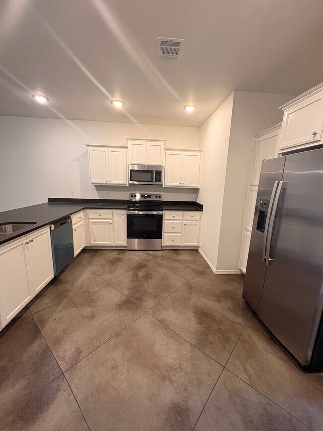 Foto del edificio - Stunning New 3/2 Townhomes