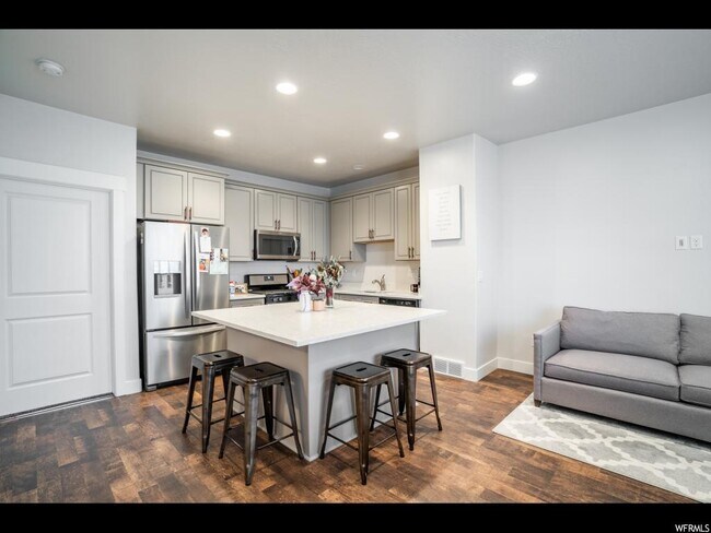 Building Photo - 1778 Ikaros Ln
