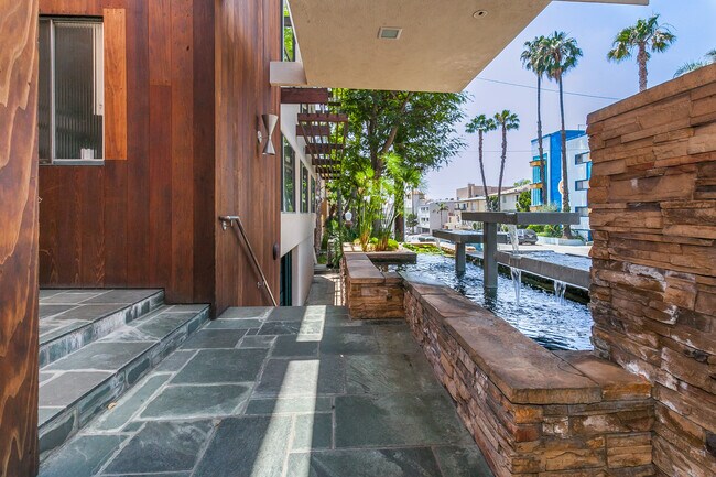 Foto del edificio - 938 San Vicente Blvd