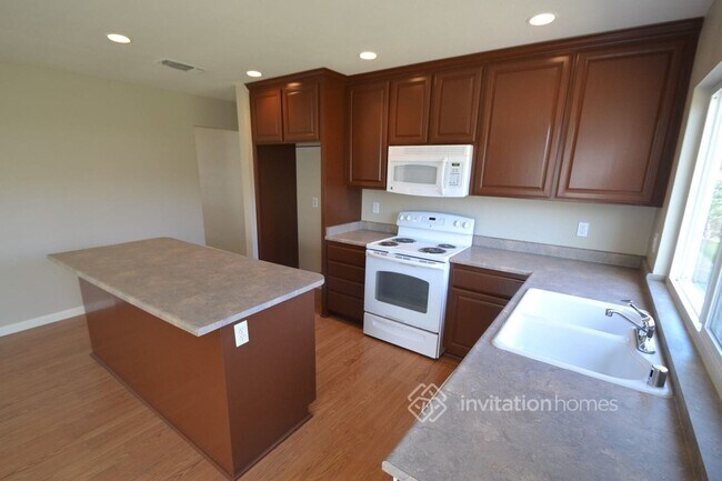 Building Photo - 8961 Park Meadows Dr
