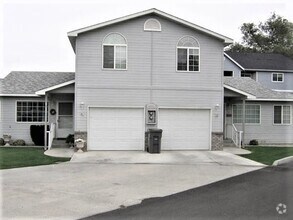 Building Photo - 1386 Brown St