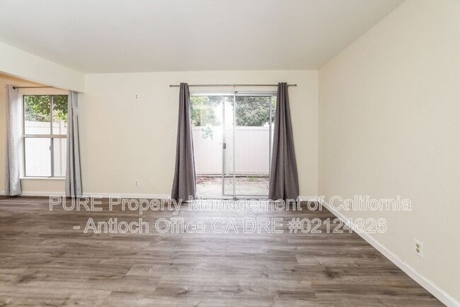 Foto del edificio - 2043 Sierra Rd