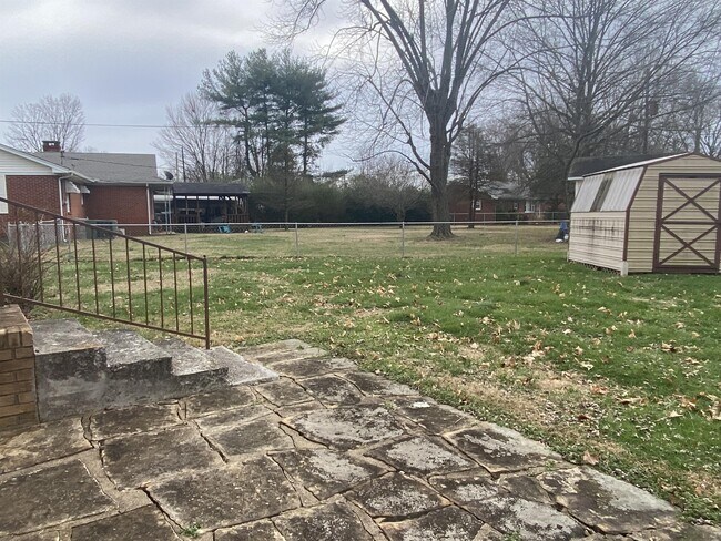 Foto del edificio - 3429 Leland Cir