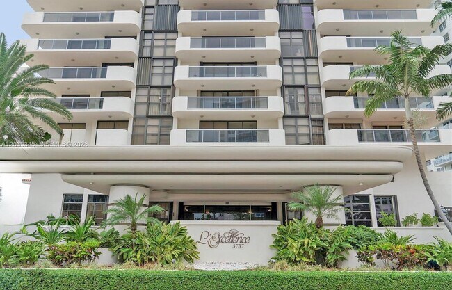 Foto del edificio - 5757 Collins Ave