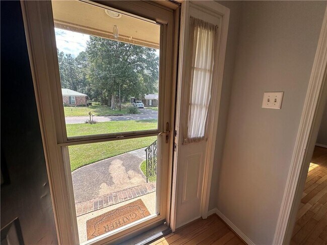 Foto del edificio - 6750 Browder Dr