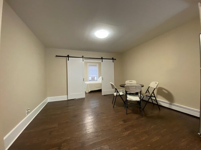 Building Photo - 338 2nd St