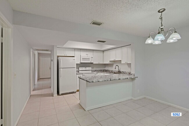 Building Photo - 9262 Green Meadows Way