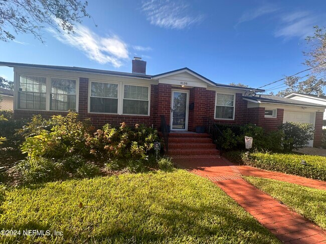 Foto del edificio - 4138 Marquette Ave