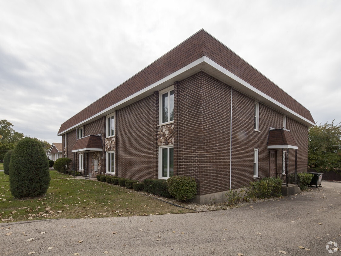 Building Photo - 4312 Douglas Rd