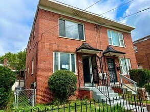 Building Photo - 1228 Faraday Pl NE